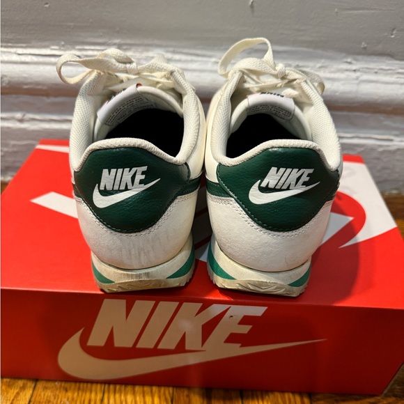 Nike Cortez sneakers, white with green logo - Picture 5 of 9